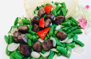 Black Truffle Stir-Fried Australian Beef Cubes