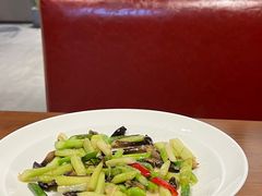 鸡枞菌炒芦笋-宴小馆·小海鲜青岛菜(五四广场店)