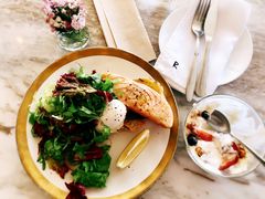 深海三文鱼绿芦笋露脸三明治-The Rug Cafe(王府中环店)