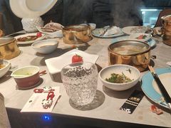 -雍容荟帝王蟹活龙虾展台自助(IFS黑金店)