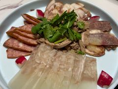 -雪乡人家东北菜·铁锅炖一切(高斯路店)