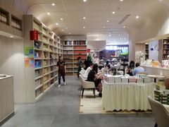 -钟书阁(群光广场店)