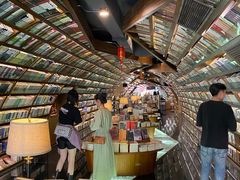 -钟书阁(珍园店)