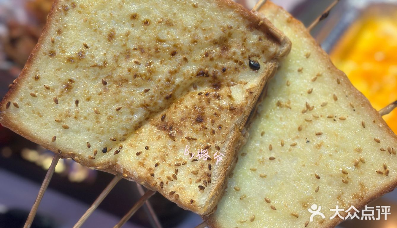 这家鹤岗小串香迷糊了！名副其实烧烤头牌