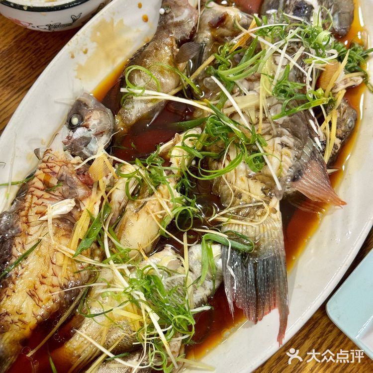 小青龙，大螃蟹，生蚝，鲍鱼，海螺！这一堆才花了三百多