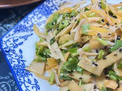 -蜗牛小馆醉乡民谣云南菜(惠新西里店)