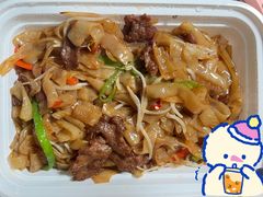 牛肉炒河粉-老五烧烤(石牌岭店)