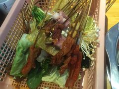 -何氏串串香火锅(翠亨店)