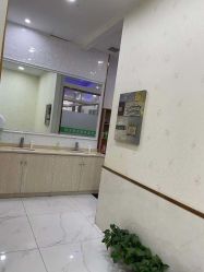 -苗医生专业祛痘·皮肤管理