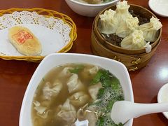 酸汤虾肉馄饨-馄饨侯(广渠门店)