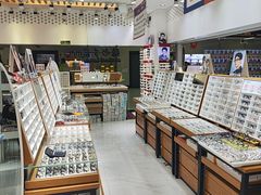 -美式眼镜·授权蔡司.依视路.尼康.豪雅.明月(人民广场店)