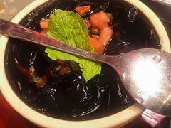 弹鸭血-海底捞火锅(杭州萧山宝龙广场店)