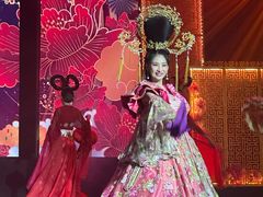 -金东尼人妖秀