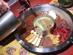 -谭鸭血老火锅(龙湖宝山天街店)