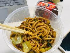 鸡肉炒米粉-此疆彼界·卓记米粉