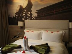 -西安大雁塔科技大学地铁站亚朵酒店