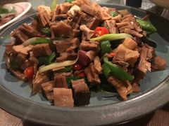 -爱啤精酿·民谣酒馆(滨江店)