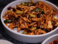 酸萝卜炒背筋-泉味道贵州厨房(三里河店)