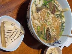 -李犟大爆鳝面·手工蟹黄包(湖滨西湖店)