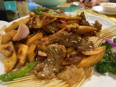 馕炒肉-海尔巴格新疆餐厅(东来兴店)