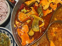 云南酸辣锅底-滇牛云南火锅(桂林路店)