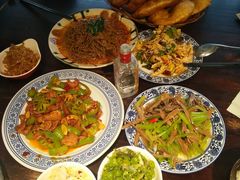 -蓝田九大碗民俗食府(蓝田店)