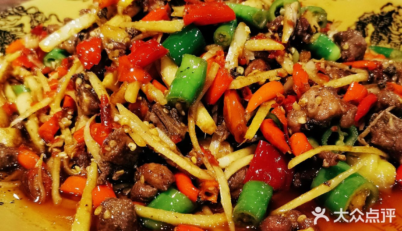 黑龙潭剁椒大鱼头🐟，🌶️辣安逸了！