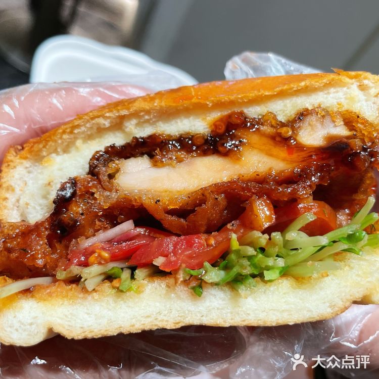 记｜接接福和傣味牛肉堡吃了，一般吧。