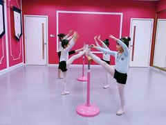 -米娜凯威少儿礼仪艺术教育(南海新凯广场店)