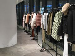 -URBAN REVIVO(上海中庚漫游城店)