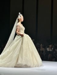 -Renee芮亦婚纱(原丽莎)