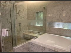 -上海虹桥西郊假日酒店