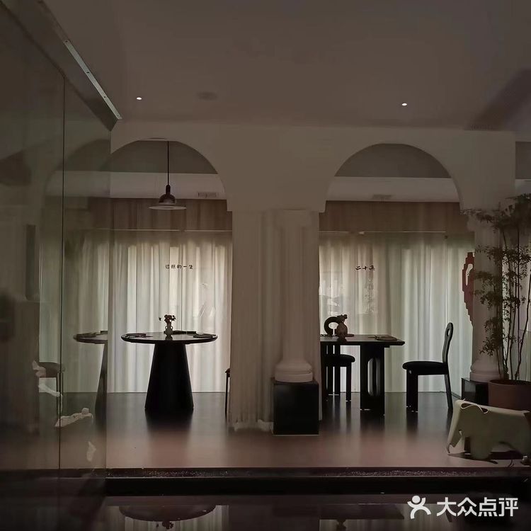 二十集无界餐厅是一家让人流连忘返的美食天地。