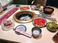 -蚂蚁洞·烤肉大营地(上海静安大悦城店)