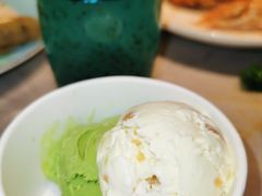-雍容荟帝王蟹活龙虾展台自助(IFS黑金店)