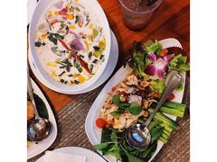 -Chom Cafe and Restaurant