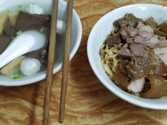 -松树干拌面店