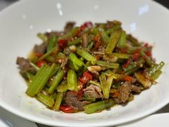 小炒黄牛肉-湘君私厨.16年湘菜店(金匙望湖店)