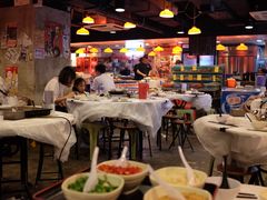 大堂-鲜入围煮花胶鸡海鲜火锅