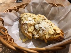 杏仁羊角-麦田工坊(月湖店)