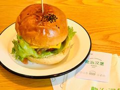 芝心手打牛肉堡-龙治汉堡(中华城店)
