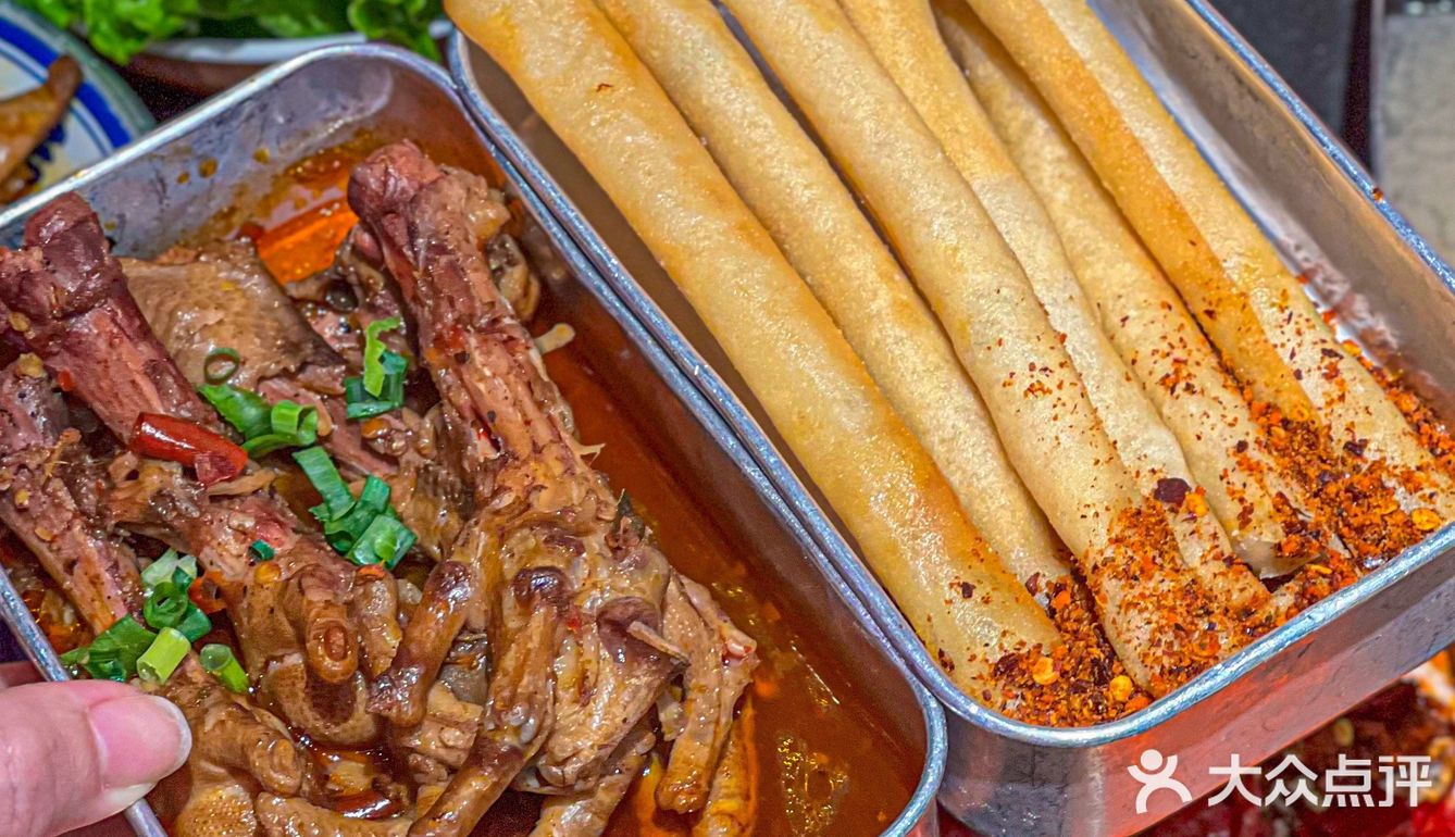 这家东莞首家我可惦记好久啦 / 头牌烧菜火锅香迷糊了