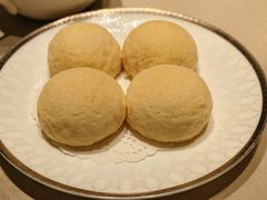脆皮流沙包-皇朝会.经典传统粤菜(外滩店)