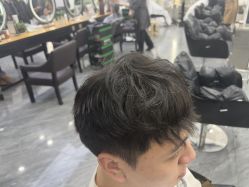-藤野造型烫染·漂发