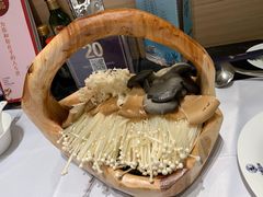 -红鼎豆捞·非遗鲍皇汤火锅(宝丰路店)