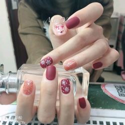 -Pink You美甲洗眉纹绣定制中心