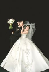 -雪中彩影婚纱摄影·微光艺术中心