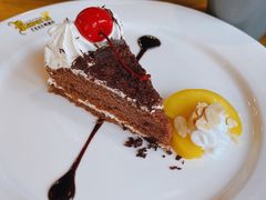 黑森林蛋糕配水果-巴伐利亚啤酒坊(意式风情街店)