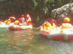 -安吉龙王山峡谷漂流