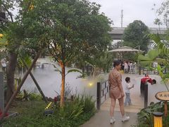 -茅草房·河畔园林火锅